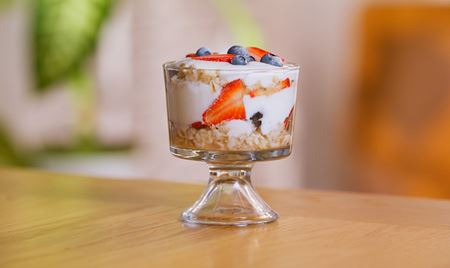 Fruity Oatmeal Yogurt Parfaits